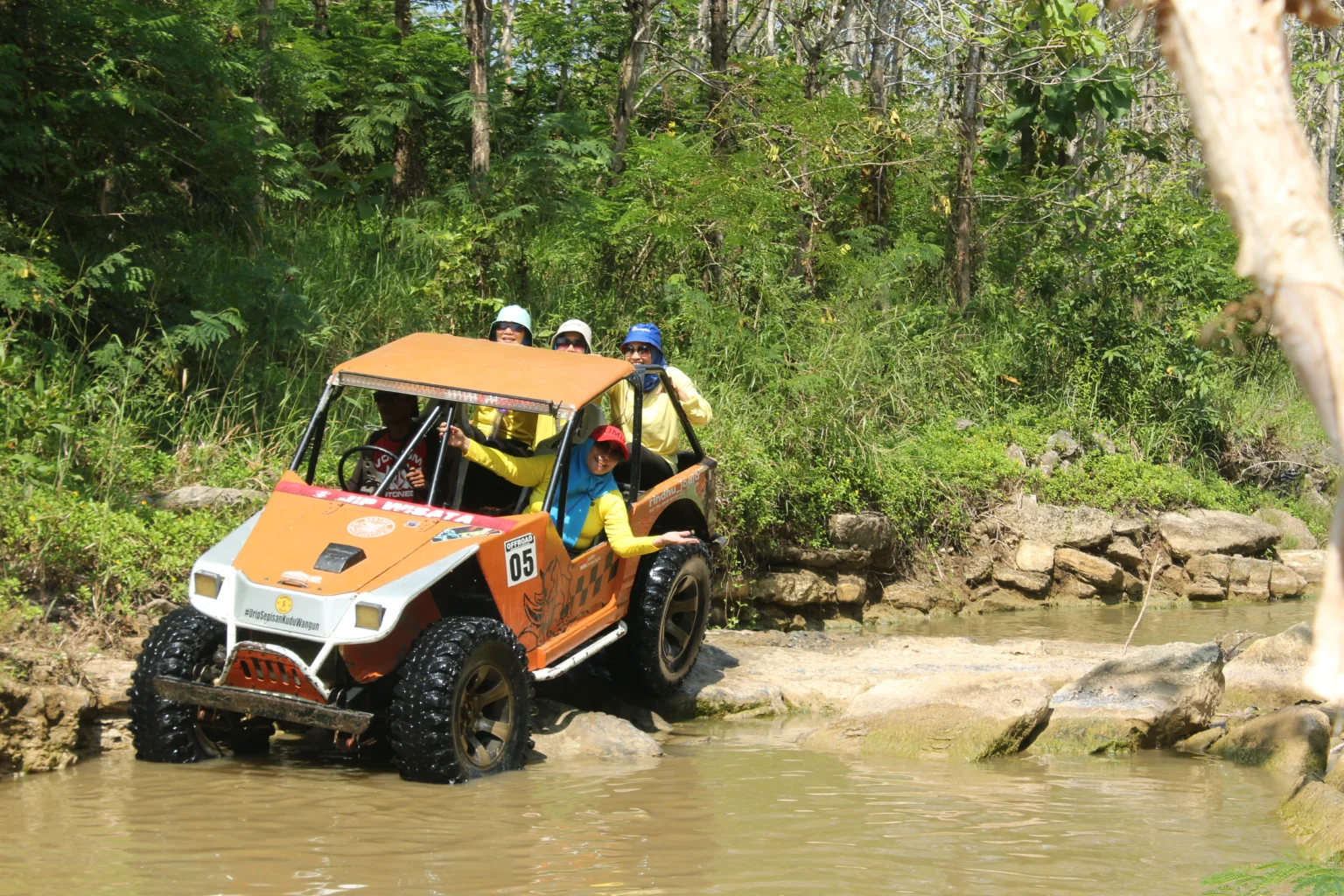 Paket Wisata Jeep OffRoad Goa Pindul 19